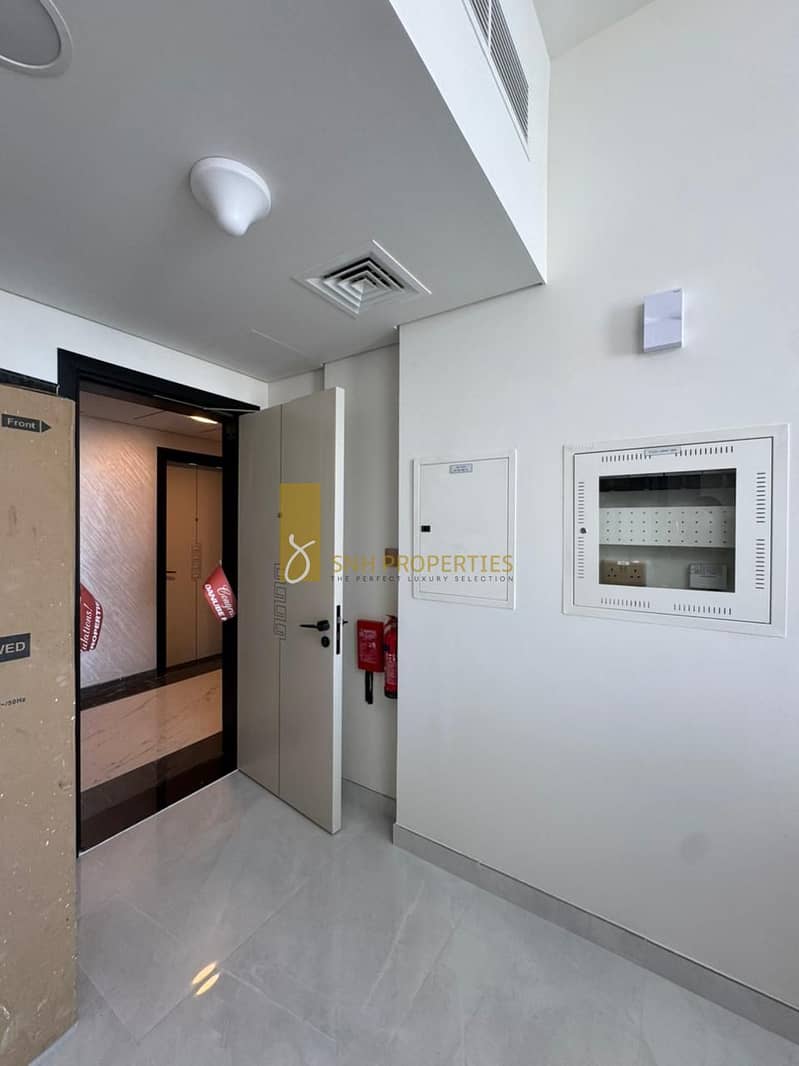 MIRACLE GARDEN VIEW | TOP FLOOR | PRIME LOCATION