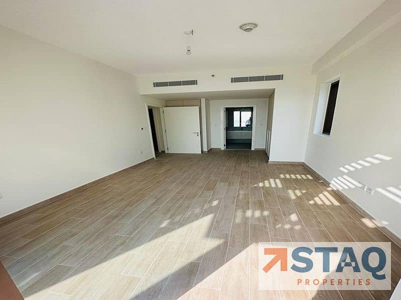 LUXURY 3 BEDROOMS | BEACH VIEW | PRIME LOCATION