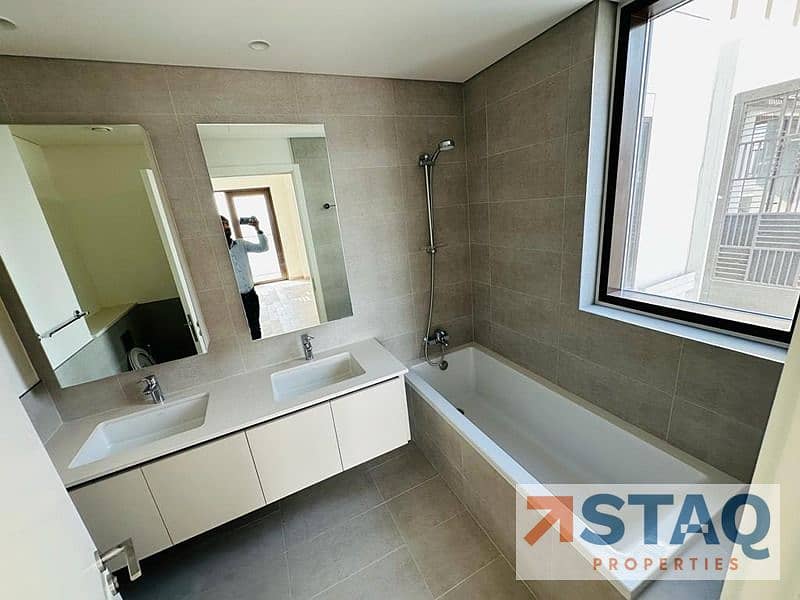 LUXURY 3 BEDROOMS | BEACH VIEW | PRIME LOCATION - Image 8