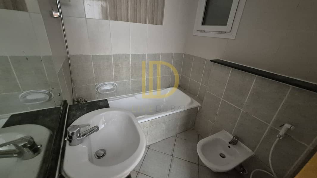 Large size | High Floor | Lake View | Ready to move in - Image 11