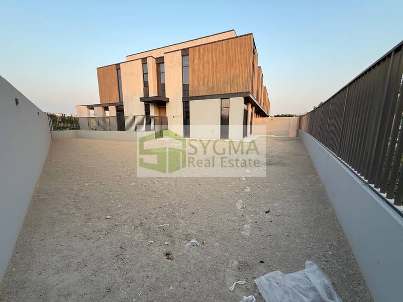 BRAND NEW | LARGE PLOT | SINGLE ROW | UNFURNISHED - Image 6