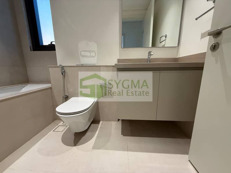 BRAND NEW | LARGE PLOT | SINGLE ROW | UNFURNISHED - Image 12