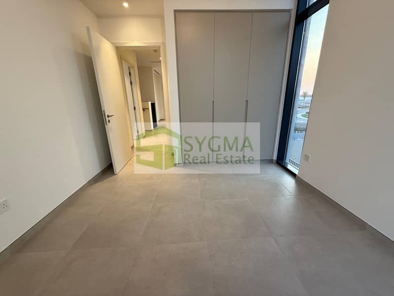 BRAND NEW | LARGE PLOT | SINGLE ROW | UNFURNISHED - Image 13