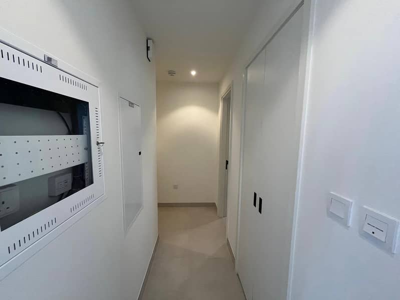 READY TO MOVE | CORNER UNIT | BIGGER PLOT SIZE - Image 6