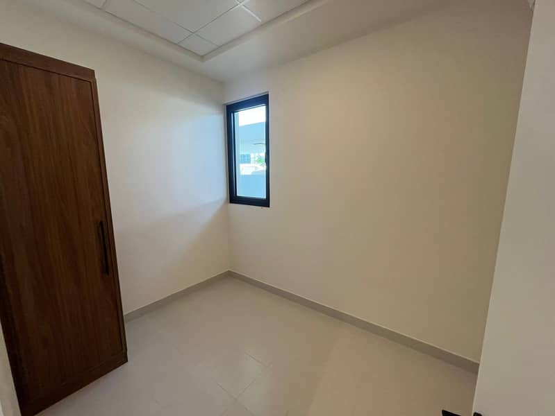 READY TO MOVE | CORNER UNIT | BIGGER PLOT SIZE - Image 14