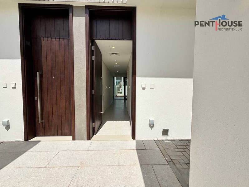 CORNER UNIT | BRAND NEW | CLOSE TO ENTRANCE - Image 23