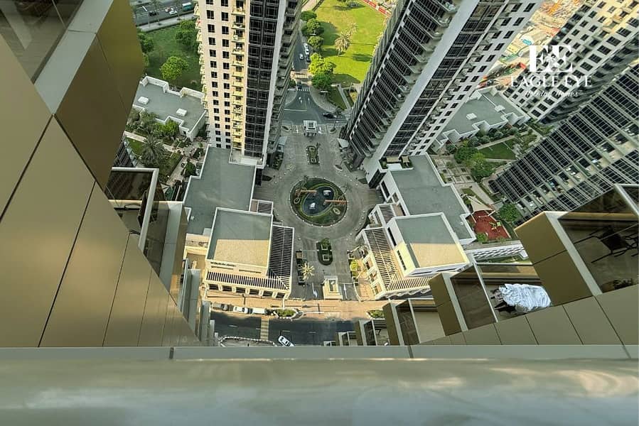 Burj Khalifa View | Sofa Bed | High Floor - Image 12