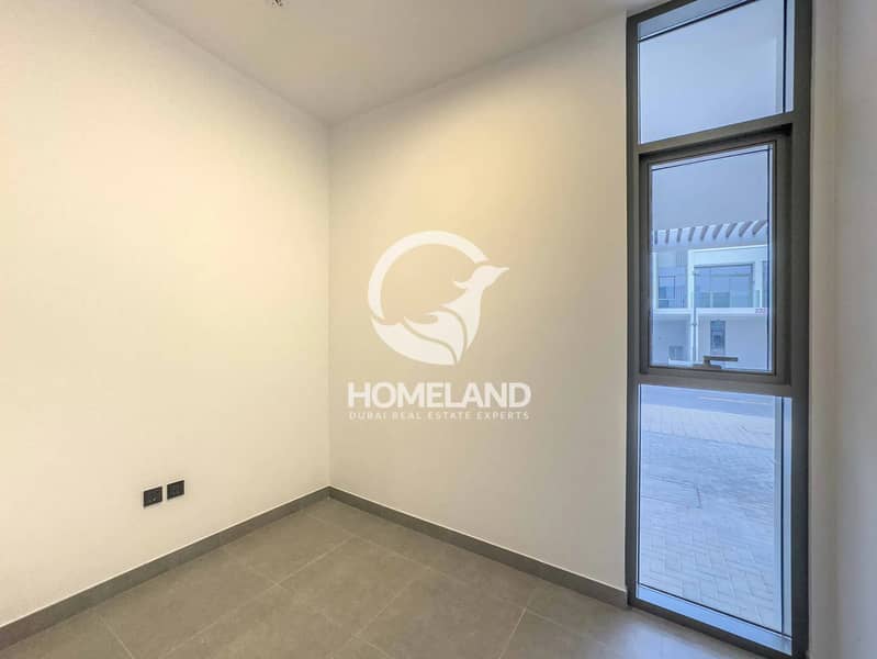 Landscape | Ready to Move In | Single Row - Image 10