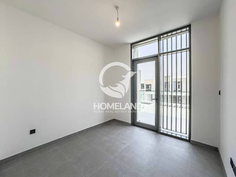 Landscape | Ready to Move In | Single Row - Image 18