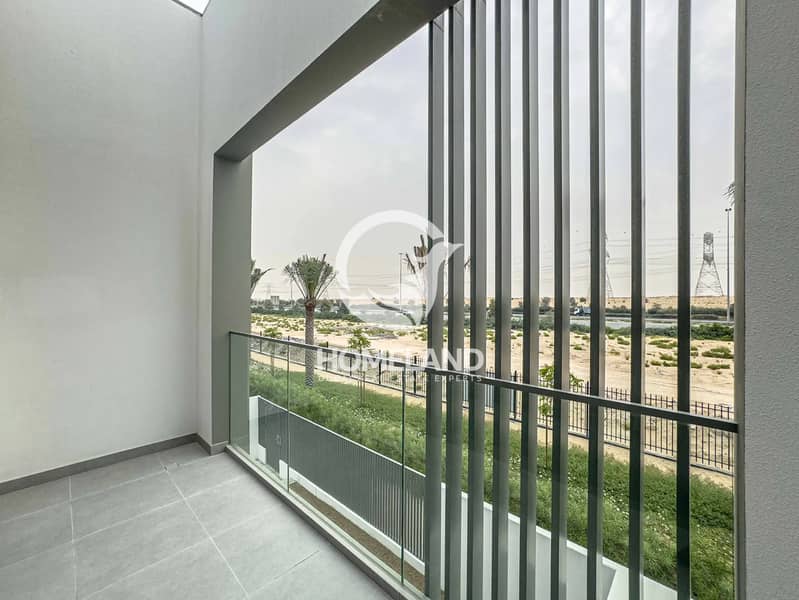 Landscape | Ready to Move In | Single Row - Image 20