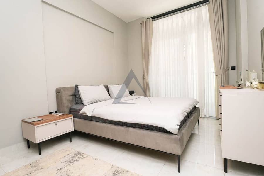 Fully Furnished| Large Layout| Vacant on Transfer