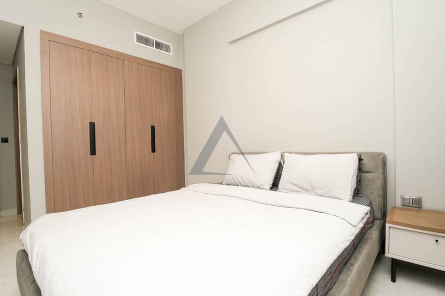 Fully Furnished| Large Layout| Vacant on Transfer