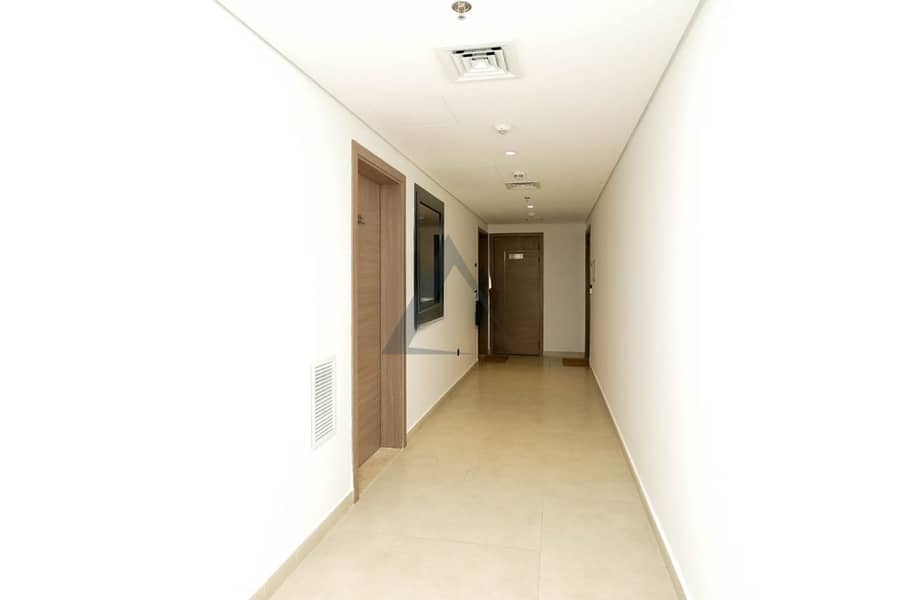 Fully Furnished| Large Layout| Vacant on Transfer - Image 7