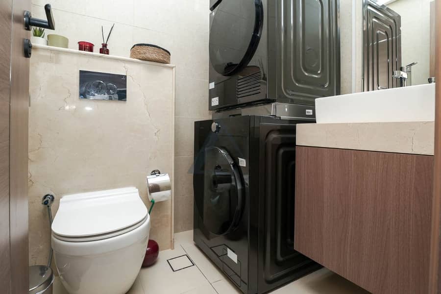 Fully Furnished| Large Layout| Vacant on Transfer - Image 17