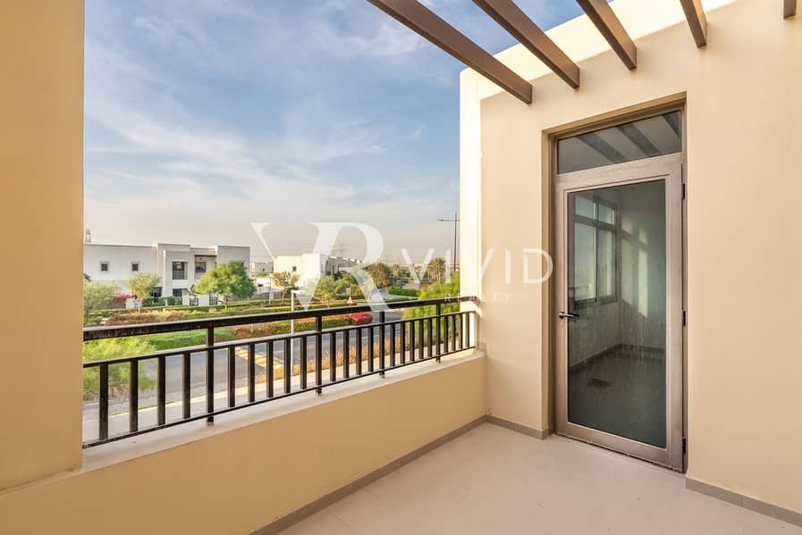 Single Row I Maid's Room I Pristine Condiition - Image 32