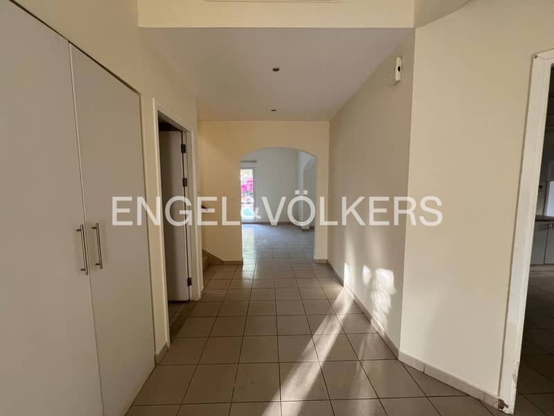 Spacious | Landscaped View | Ready to Move - Image 6