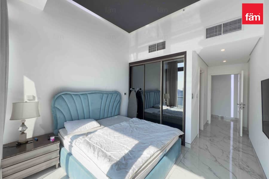 Vacant | Fully Furnished | Stunning Marina Views - Image 15