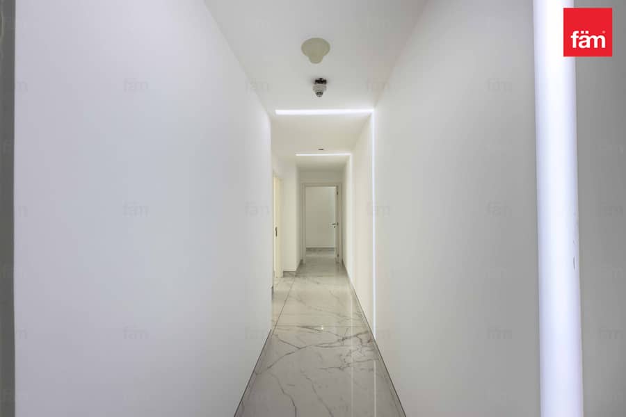 Vacant | Fully Furnished | Stunning Marina Views - Image 17