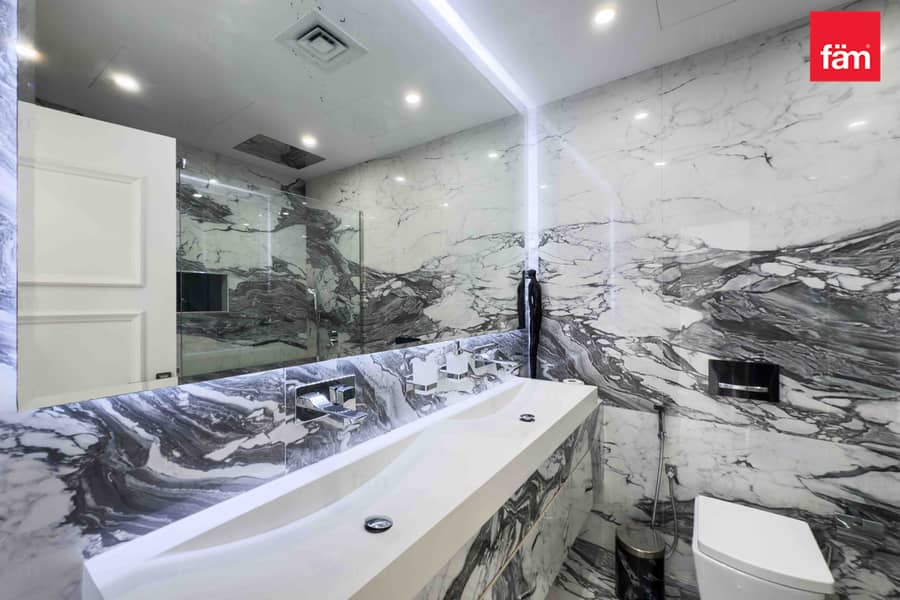 Vacant | Fully Furnished | Stunning Marina Views - Image 25