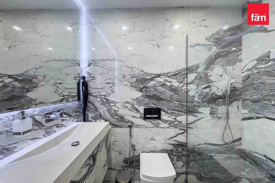 Vacant | Fully Furnished | Stunning Marina Views - Image 26