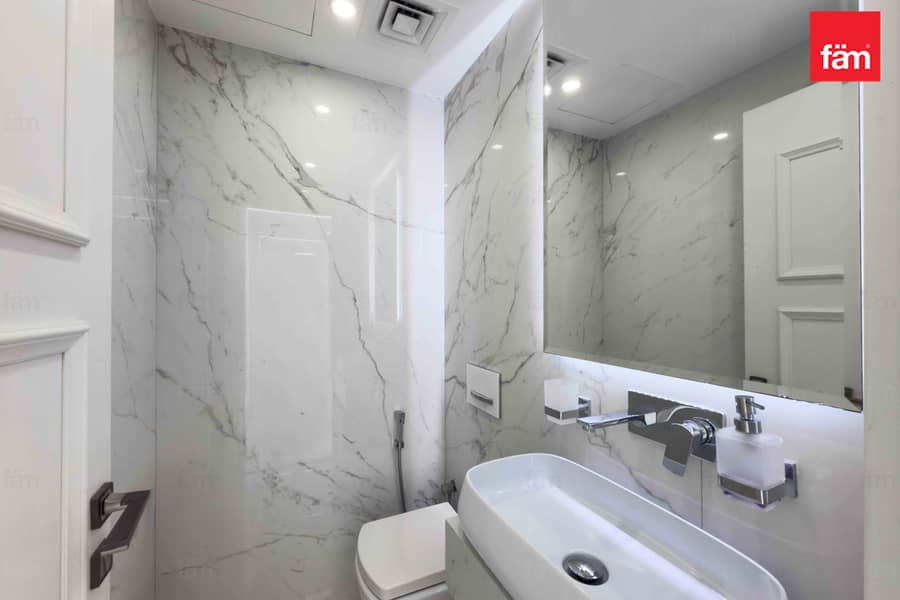 Vacant | Fully Furnished | Stunning Marina Views - Image 28