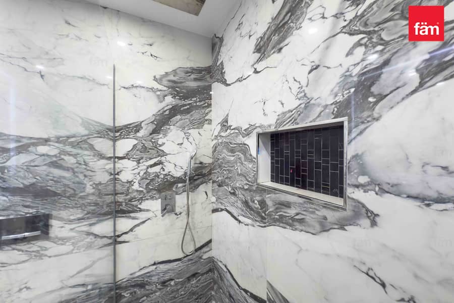 Vacant | Fully Furnished | Stunning Marina Views - Image 29