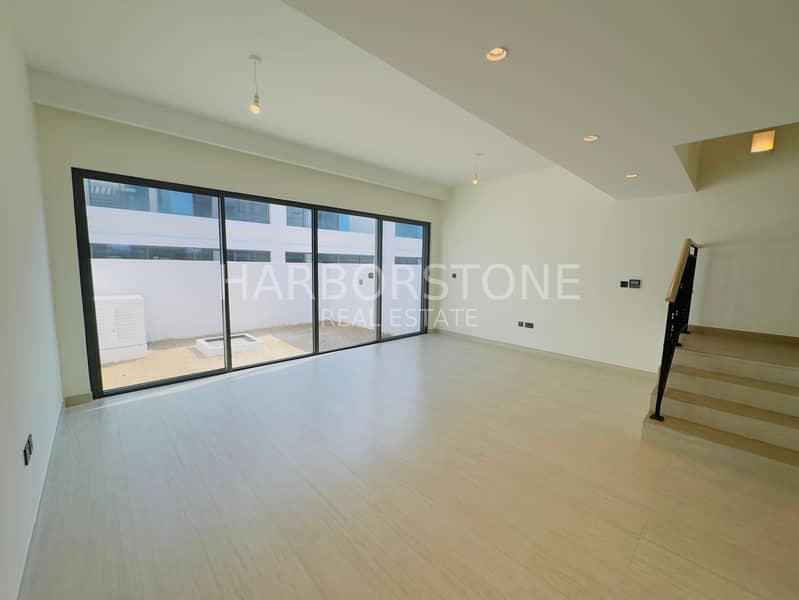 22 10_Harborstone. png