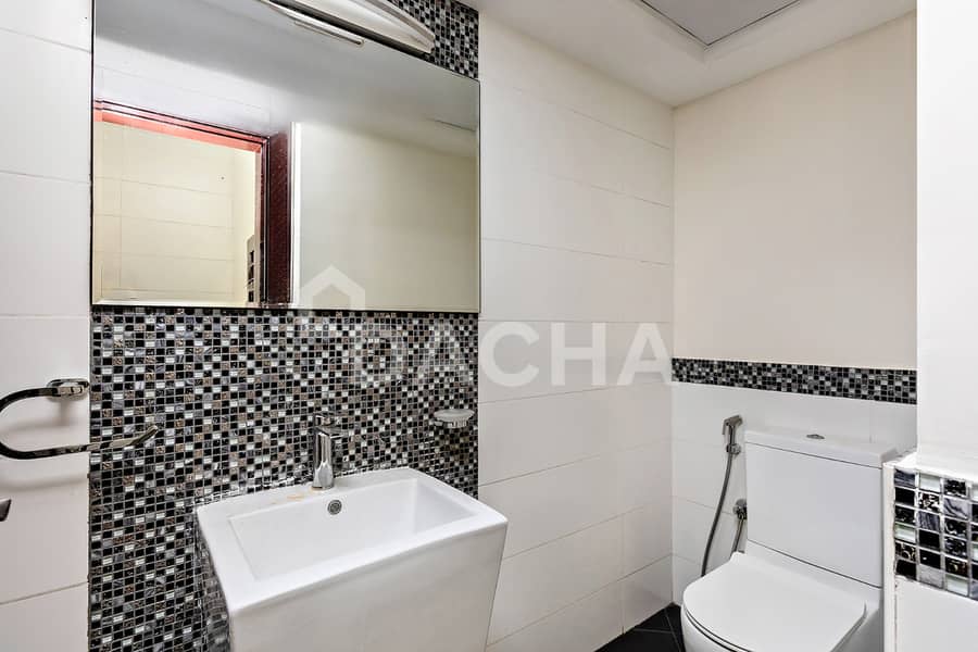 Single Row | Vacant | Close to Park - Image 10