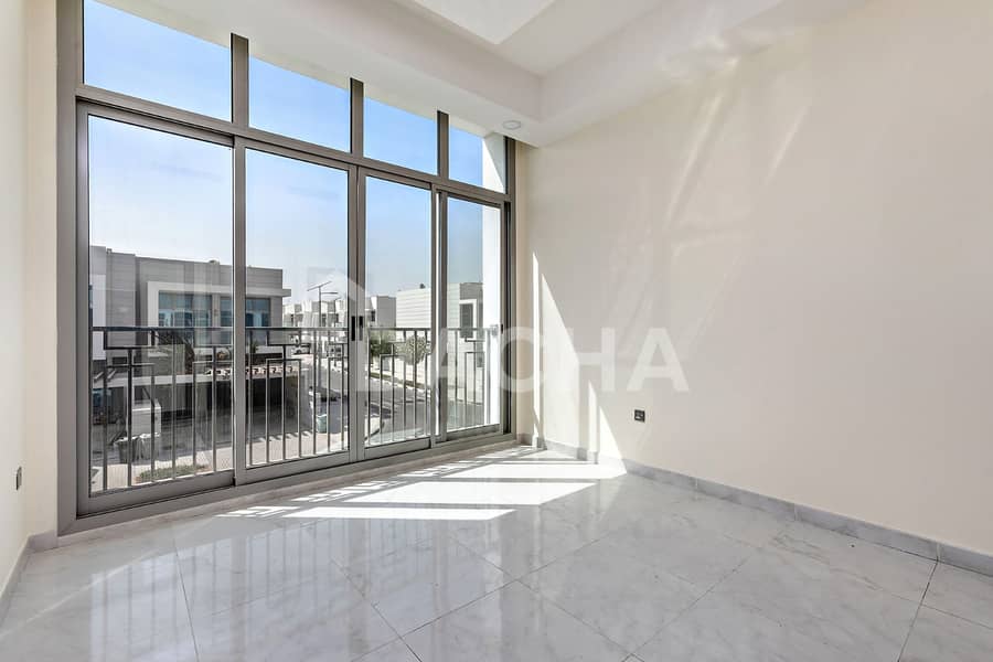 Single Row | Vacant | Close to Park - Image 13