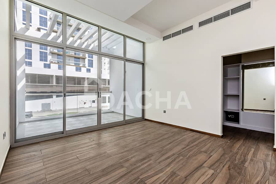 Single Row | Vacant | Close to Park - Image 16