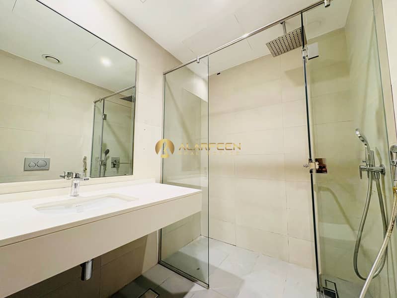 Spacious | Modern Design | Huge Size | Open Kitchen - Image 15