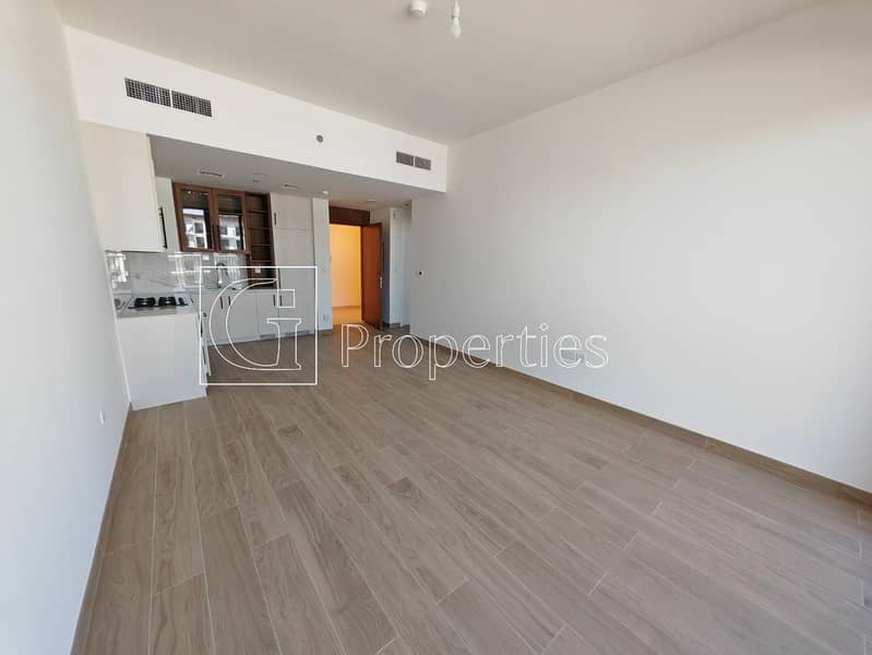 Modern Living | Pool View | Spacious Layout - Image 10