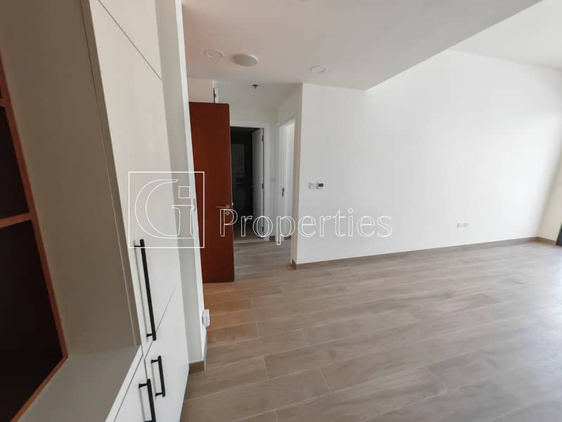 Modern Living | Pool View | Spacious Layout - Image 12