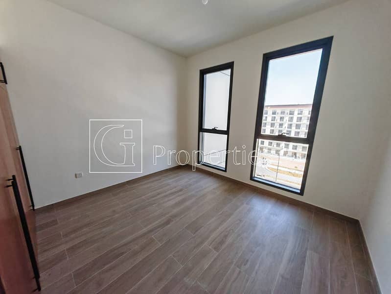 Modern Living | Pool View | Spacious Layout - Image 15