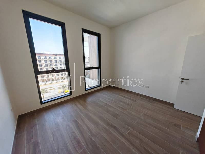 Modern Living | Pool View | Spacious Layout - Image 16