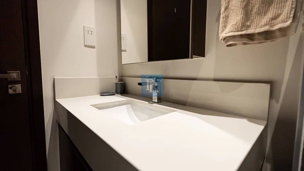 Vacant 1 Bedroom Furnished Premium Location - Image 7