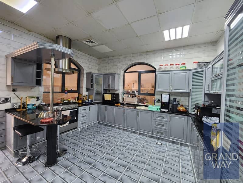 6 Bedrooms Spacious Villa In Al Awir - Image 37