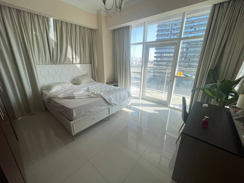 Fully Furnished! Bright, Perfect Layout!