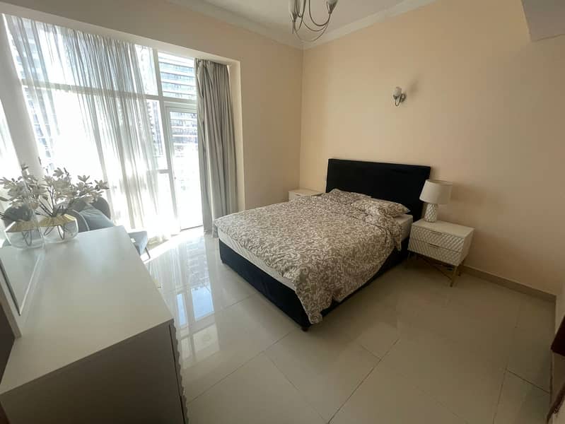 Fully Furnished! Bright, Perfect Layout!