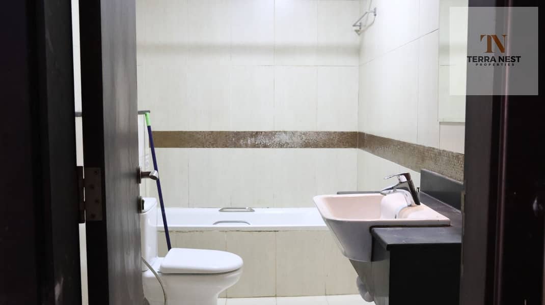 ELEGANT 1 BR | HIGH ROI | INVESTOR DEAL | BRIGHT AND SPACIOUS | GENUINE RESALE - Image 7