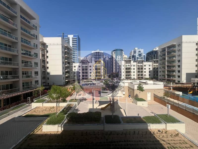 LARGE 2BR STUDY WITH 2.5 BATHS FOR RENT