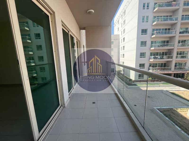 LARGE 2BR STUDY WITH 2.5 BATHS FOR RENT