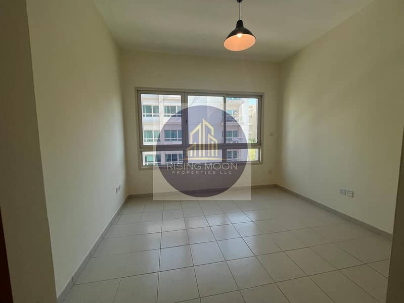 LARGE 2BR STUDY WITH 2.5 BATHS FOR RENT - Image 8