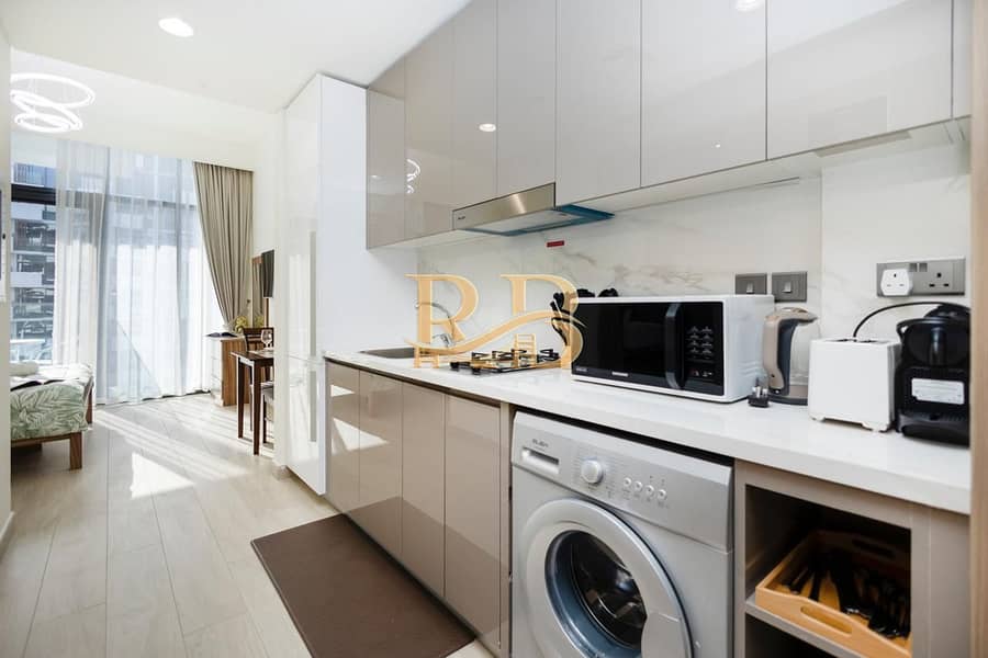 STUDIO, BURJ VIEW, SPACIOUS, FULLY FURNISHED, READY TO MOVE