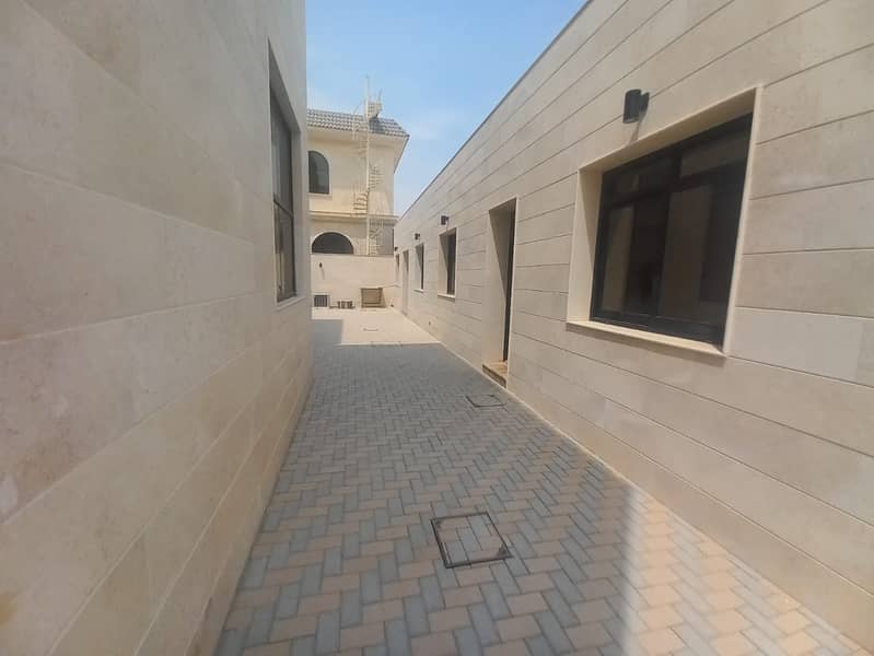 Brand new | 5 bedrooms | Maid room - Image 27