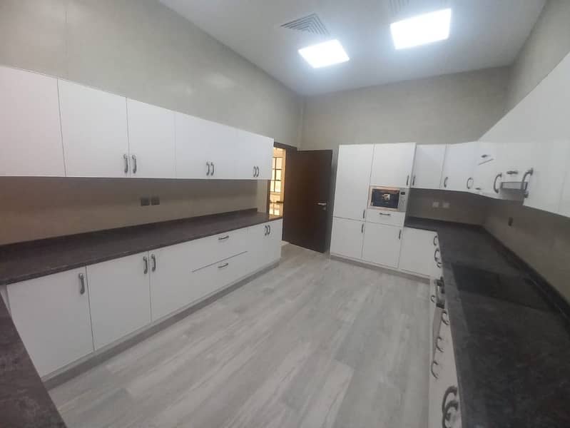 Brand new | 5 bedrooms | Maid room - Image 30