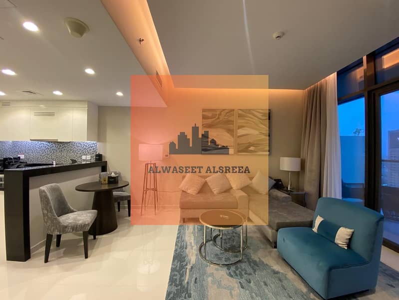 Vacant - luxurious 1 Bedroom Apartment - Distress Price- 1.1 million