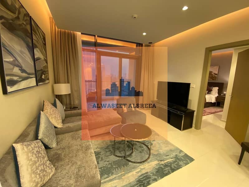 Vacant - luxurious 1 Bedroom Apartment - Distress Price- 1.1 million