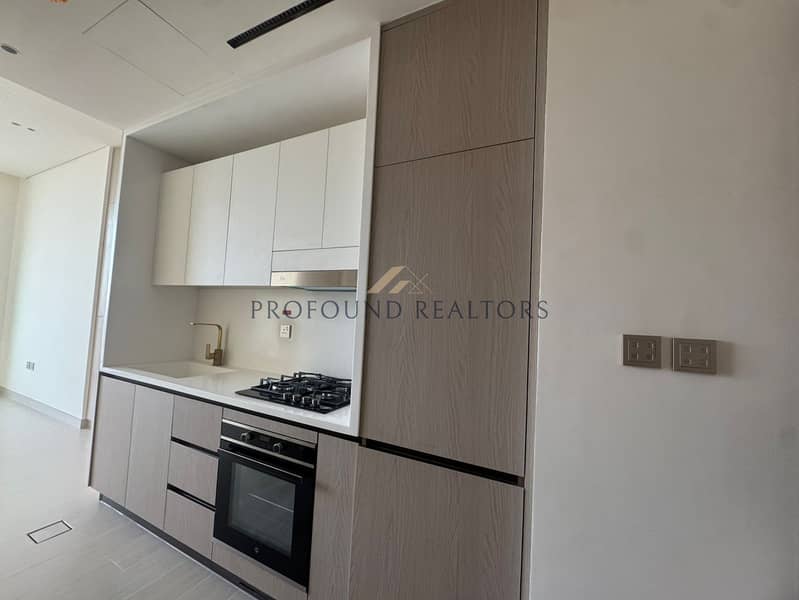 Premium Quality I New I Balcony I Modern Living - Image 9