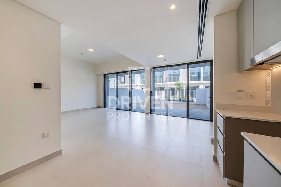 Elegant Villa | Premium Fittings | Prime Location - Image 6